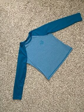 NWOT art class Heathered Teal Long Sleeve Rash Guard